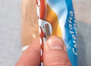 Verschließen Sie eine angebrochene Packung mit zwei Magneten.