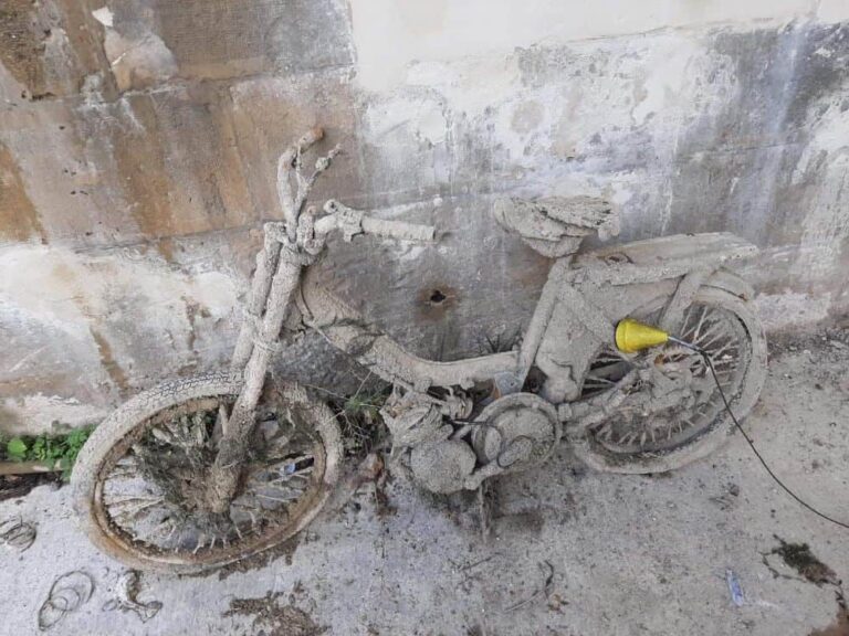 Magnetfischen Moped gefunden