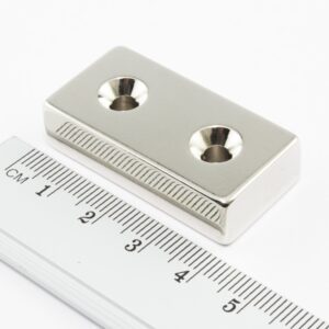 Neodym-Magnet, Quader, 40x20x10 mm, mit 2 Löchern, doppelseitig – N38