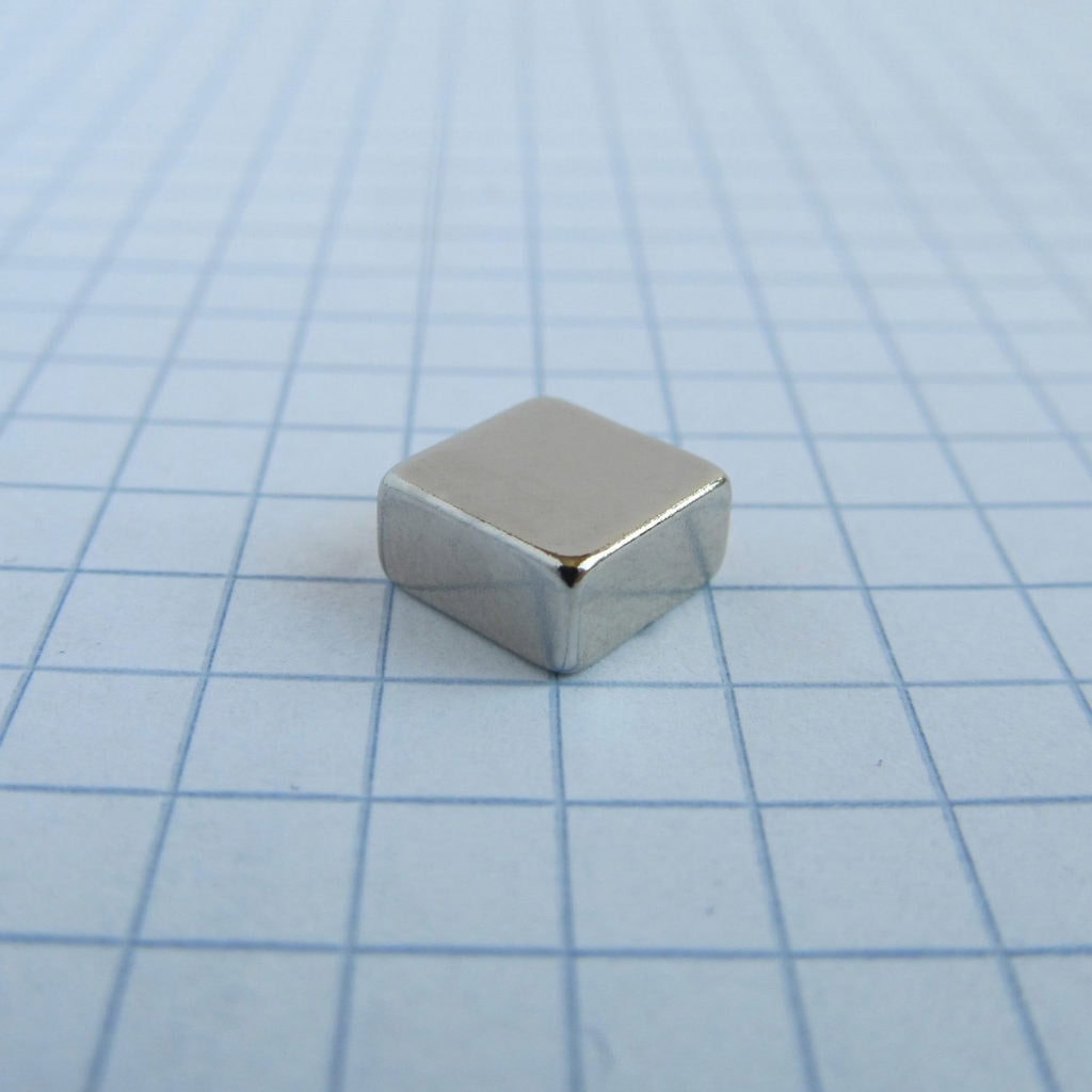 Neodym-Magnet, Quader, 8x8x4 mm – N38