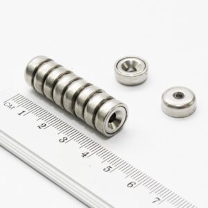 Topfmagnet mit Schraubloch, 12x5 mm