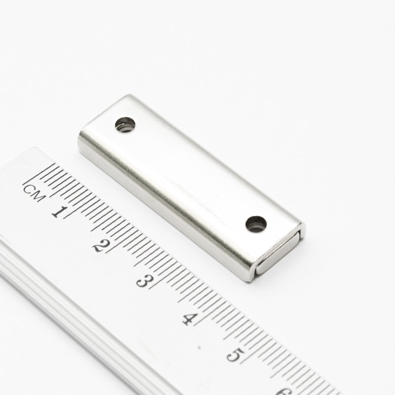 Topfmagnet mit Schraublöchern, 40x13,5x5 mm