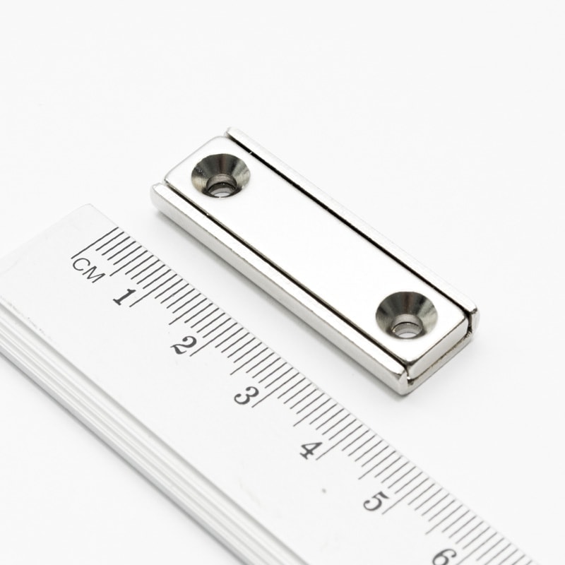 Topfmagnet mit Schraublöchern, 40x13,5x5 mm