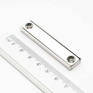 Topfmagnet mit Schraublöchern, 60x13,5x5 mm