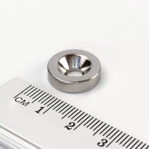 Neodym-Magnet, Scheibe, 15X4 mm, mit Loch M4, Nordpol auf der Seite der Senkbohrung – N38