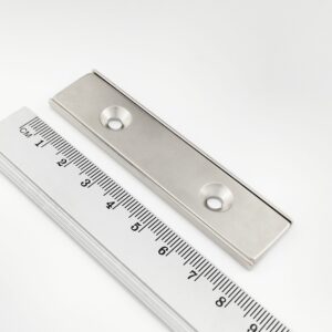Topfmagnet mit Schraublöchern, 80x20x4 mm