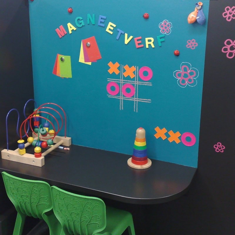 Wand mit magnetischer Beschichtung