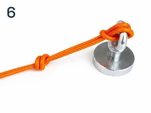 Wie bindet man einen Knoten an einen Magneten